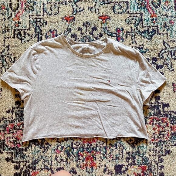 Vintage Cropped Gray Tommy Hilfiger Tee - Picture 2 of 5